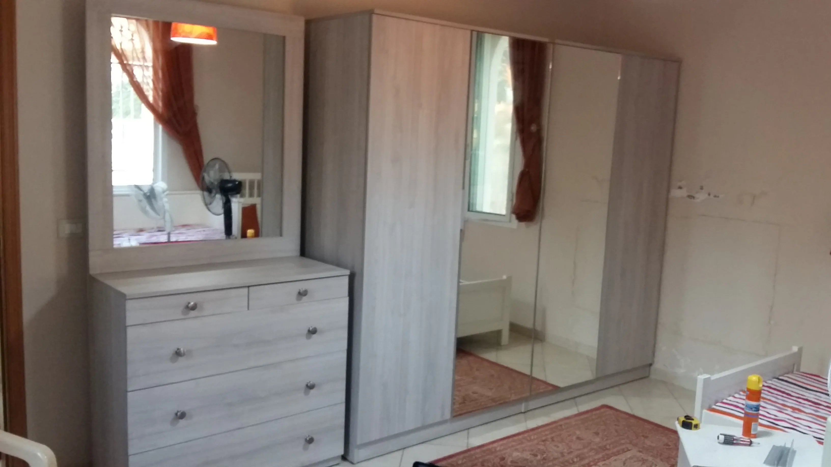 GreyOak Bedroom Set – Sliding Mirror Wardrobe & Matching Chest of Drawers with Mirror | Lebanon