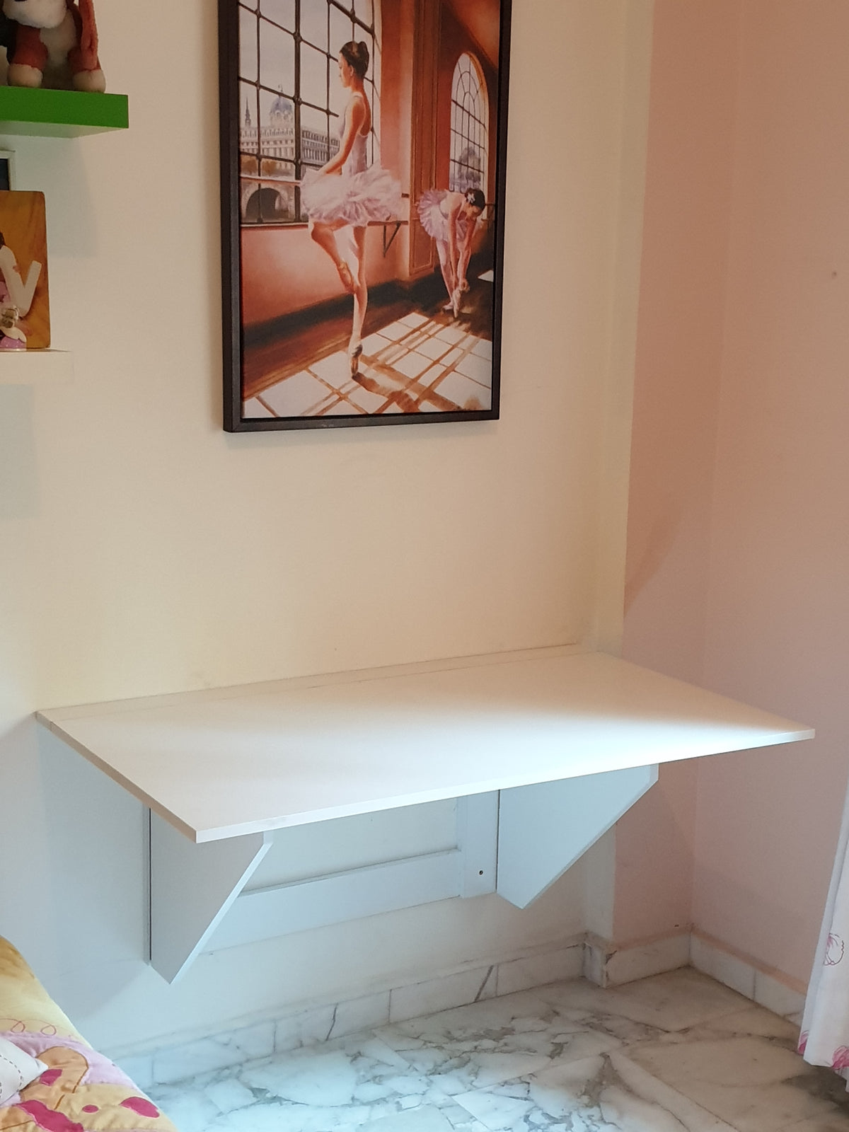 PullUp Wall Desk – Foldable Wall-Mounted Desk | Space-Saving Home Office Lebanon