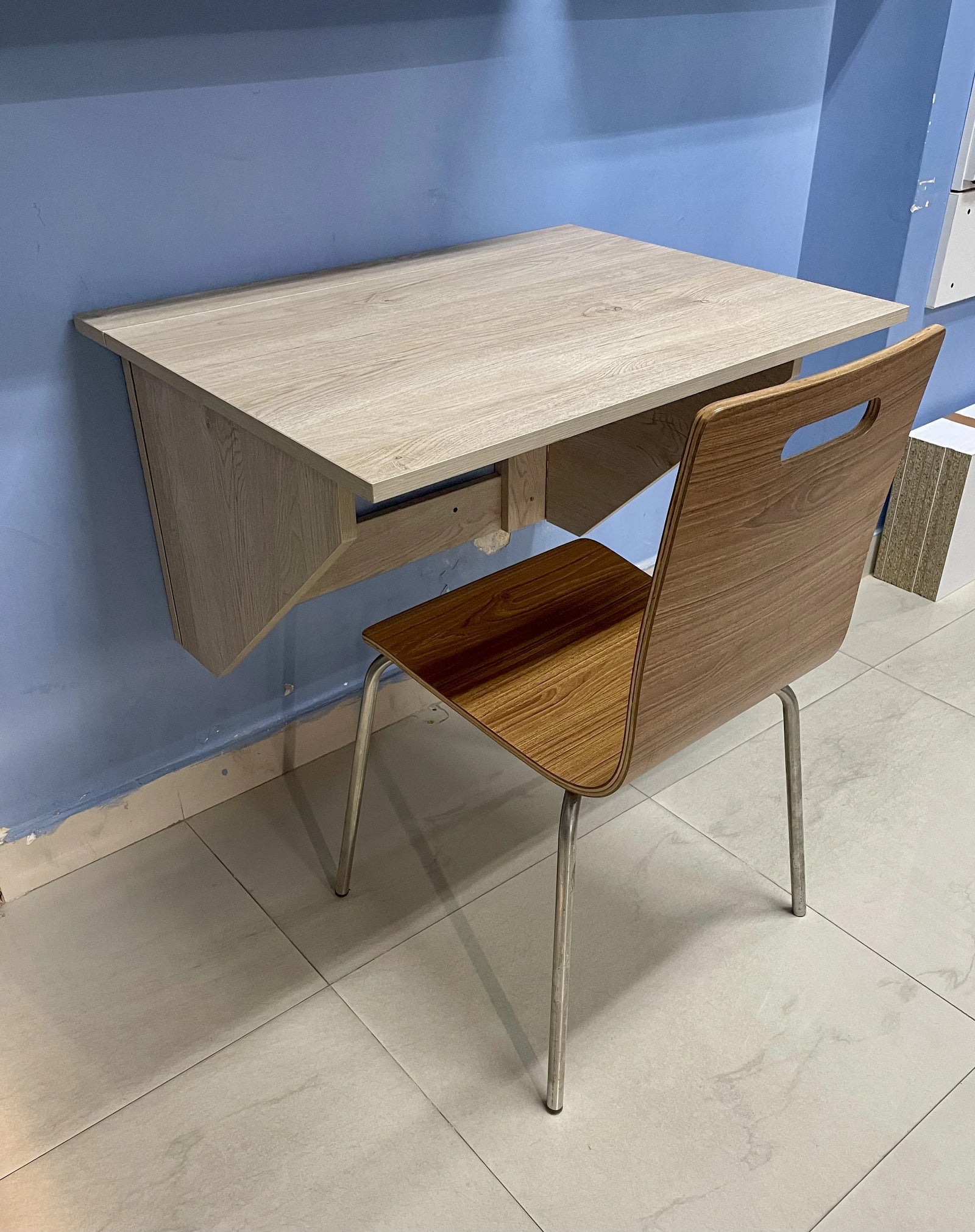 Foldable Pull-up Desk