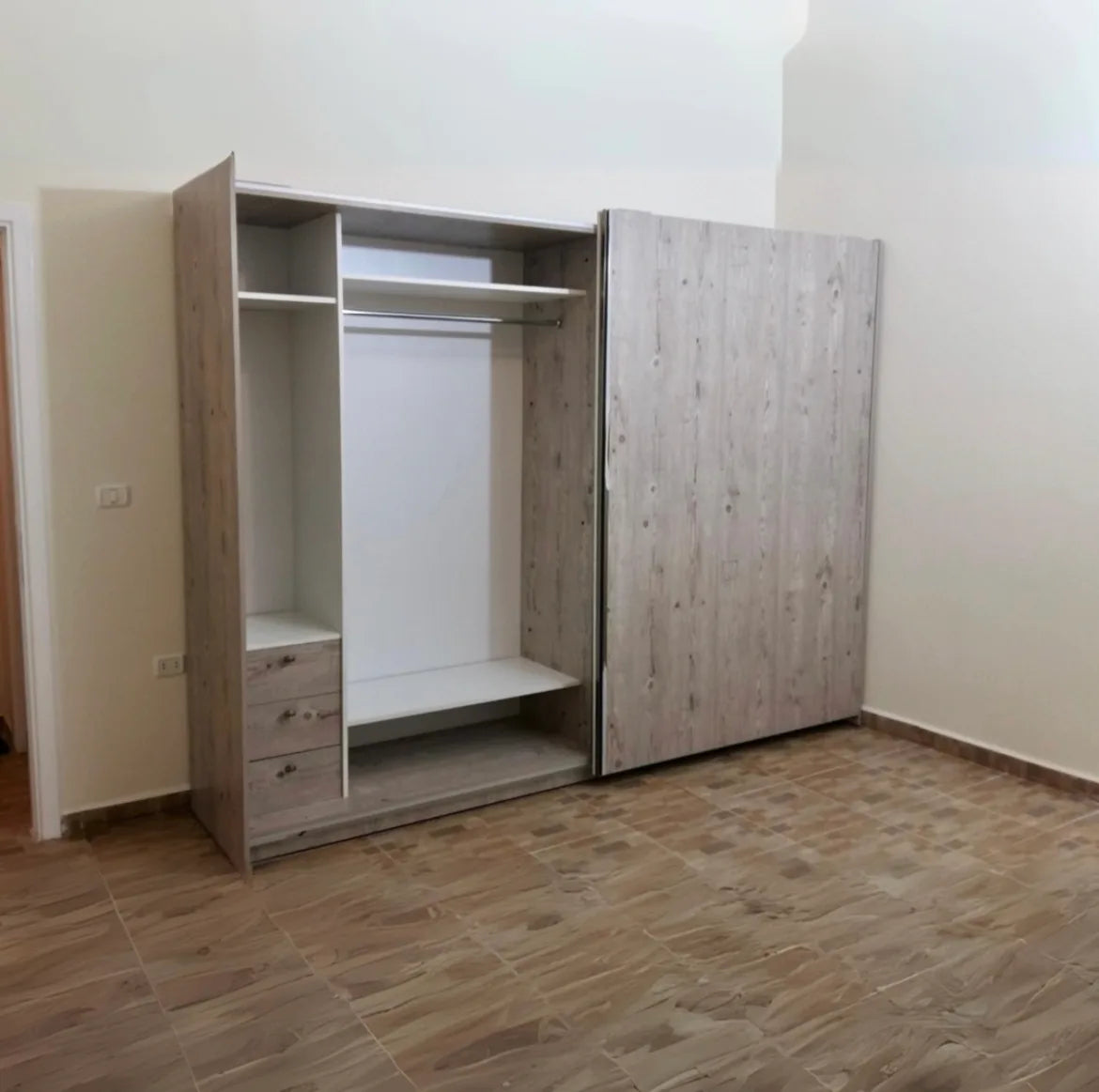 DriftSlide Sliding Door Wardrobe – Hanging Rail & Internal Drawers | Lebanon