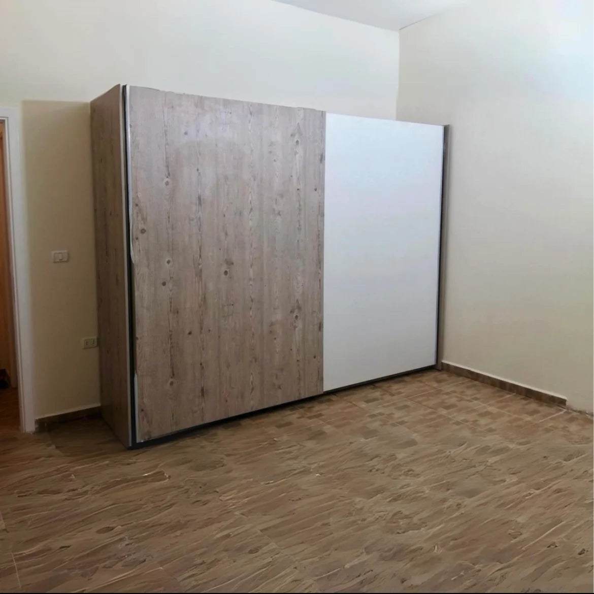 DriftSlide Sliding Door Wardrobe – Hanging Rail & Internal Drawers | Lebanon