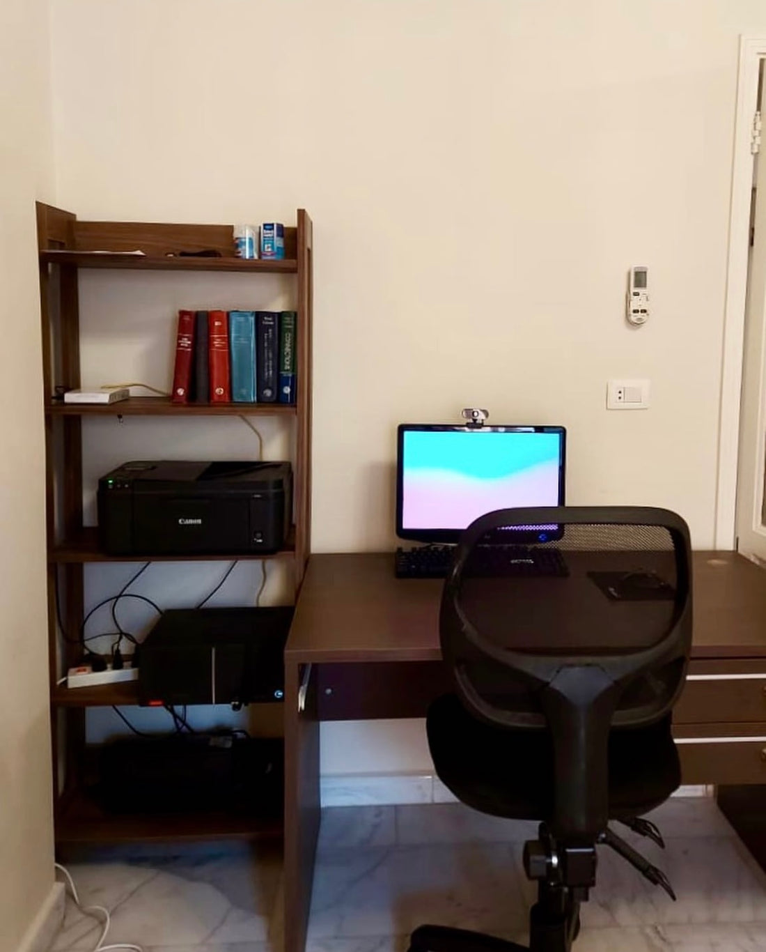 Sleekline Bookshelf Organizer